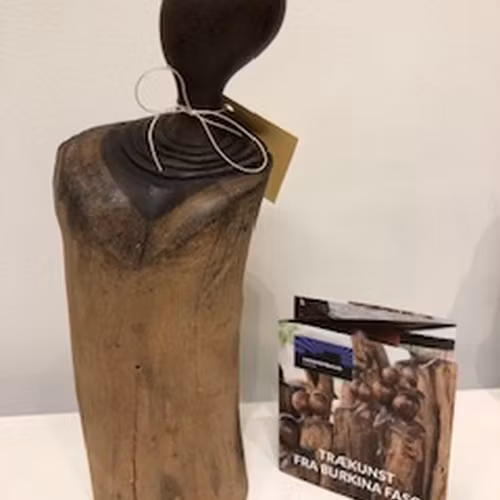 Konsthantverk i trä av konstnär Abdoul Zigane/Burkina Faso