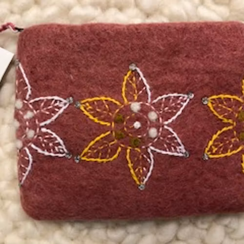 Börs, tovad med vackert broderi och dragkedja, 100% ull/Nepal, 15x12 cm