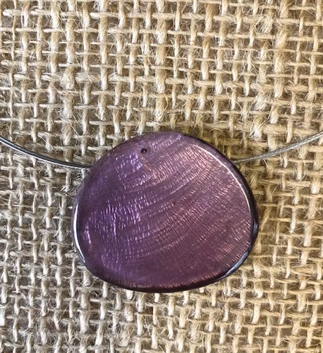 Snäckskalshalsband D 4 cm, skimrande lila/Filippinerna