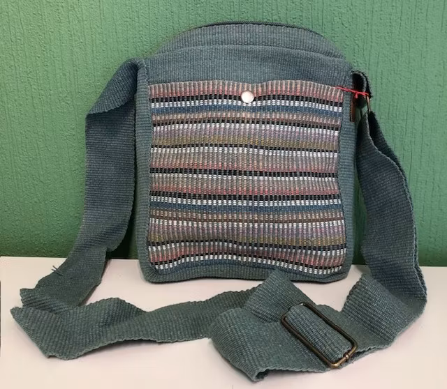 Pocketbag i handfärgat/vävt bomullstyg från Nepal, mild grön/Fair Trade