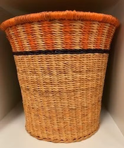 Flätad papperskorg, Ghana