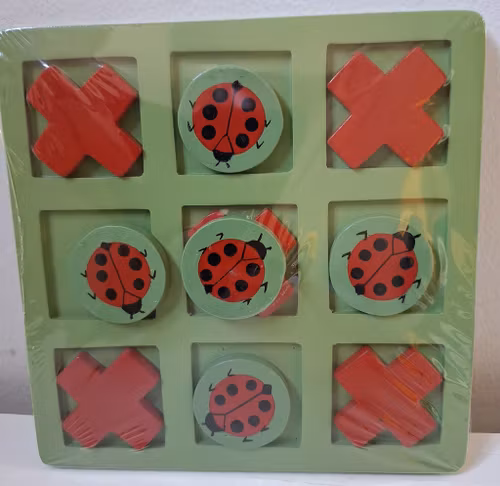 Tic tac toe. Tre i ras