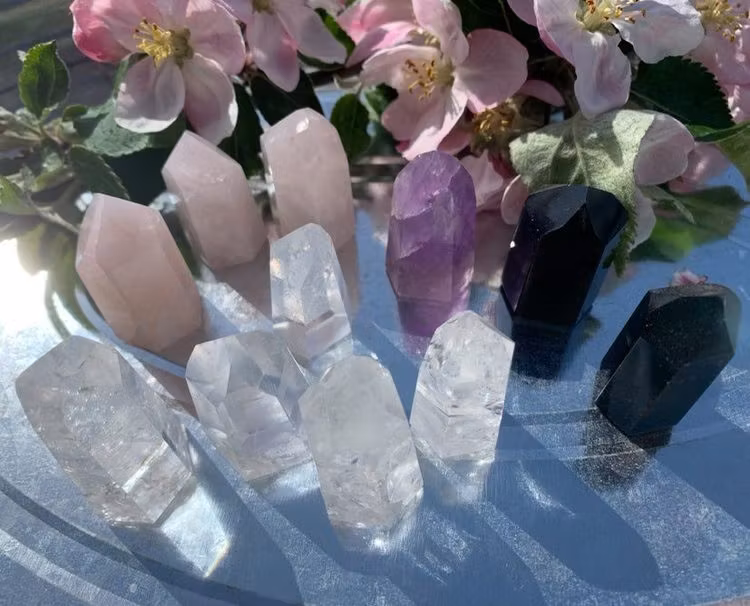 Bergkristall slipade spetsar