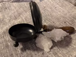 Rökelsebrännare med trähandtag