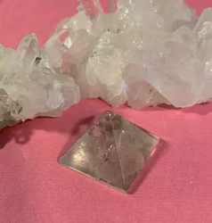 Bergkristall Pyramid 2x2 cm