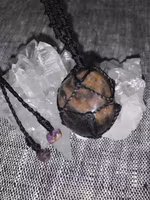 Talisman med svart månsten och shungit i ändarna