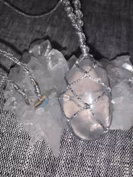 Talisman med girasol och larimar i ändarna