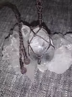 Talisman med bergkristall och ametist i ändarna