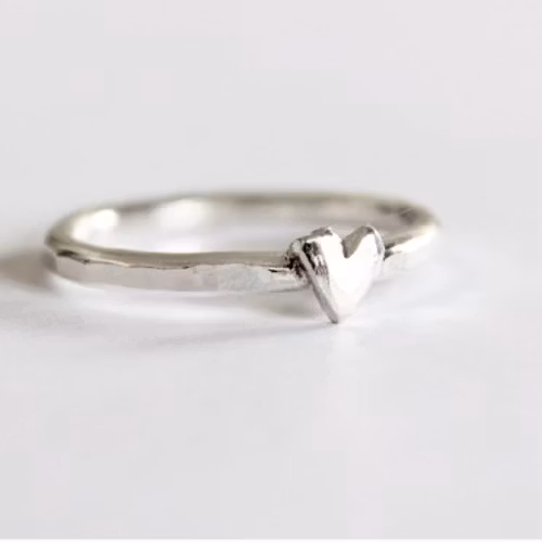 Happy Heart Hamrad hjärtansring handsågat silverhjärta