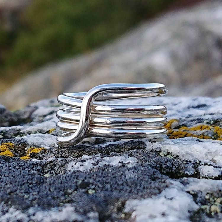 Bred silverring i fyra varv, slät