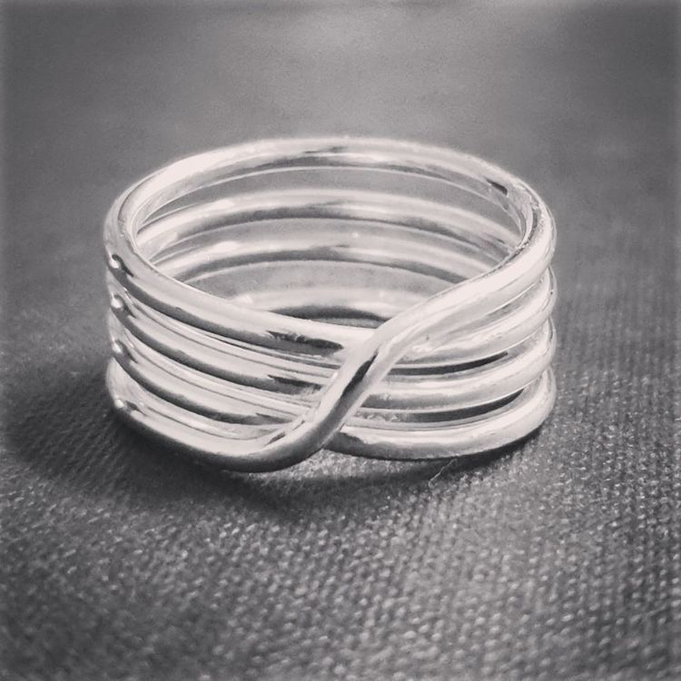 Bred silverring i fyra varv, slät