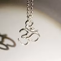 Silverhalsband aum