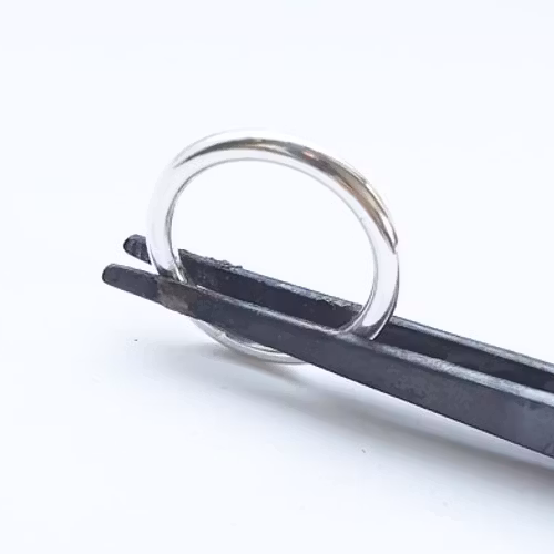 Slät silverring mellan