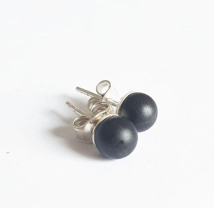 Earrings matte onyx - small