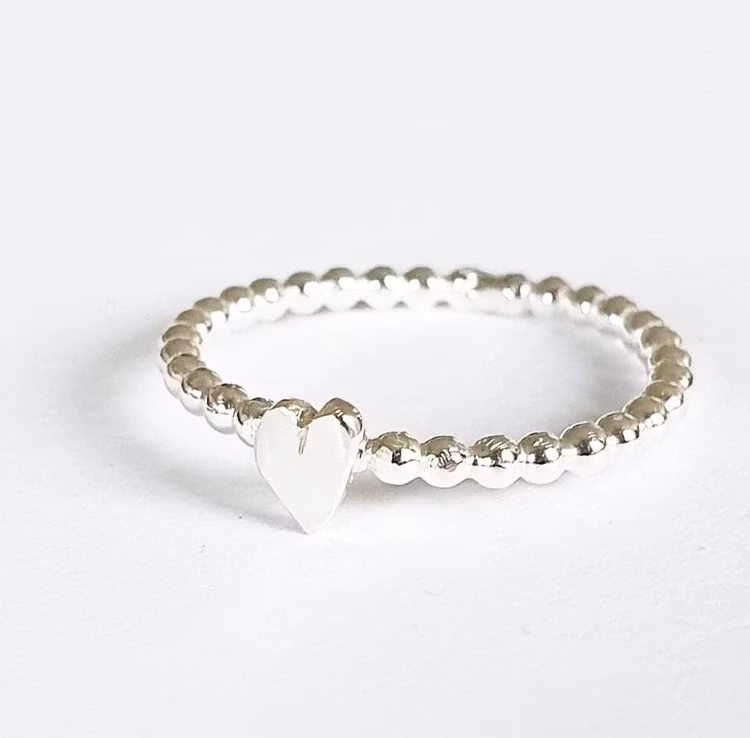 Happy Heart Kulring med handsågat hjärta i silver
