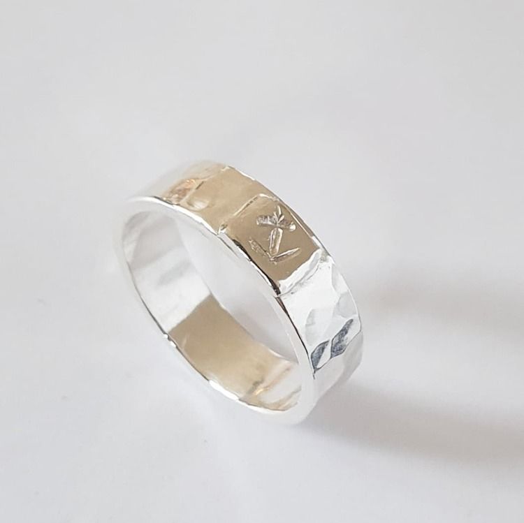 Hammered silver ring with anchor - medium width