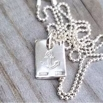 Silverhalsband med ankare på silverplatta - handgjort