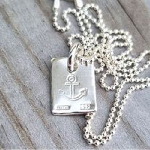 Silverhalsband med ankare på silverplatta - handgjort