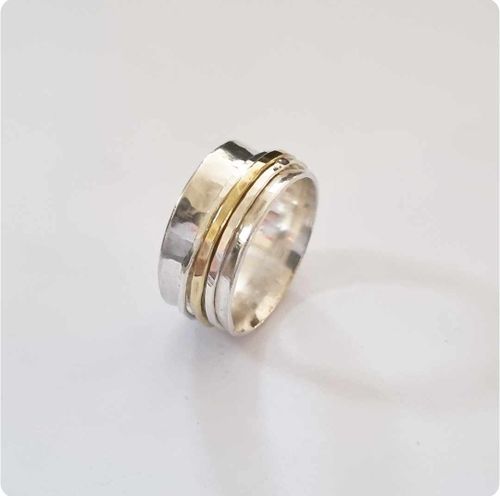 Handgjord snurring - spinningring i äkta silver med mässingring i mitten