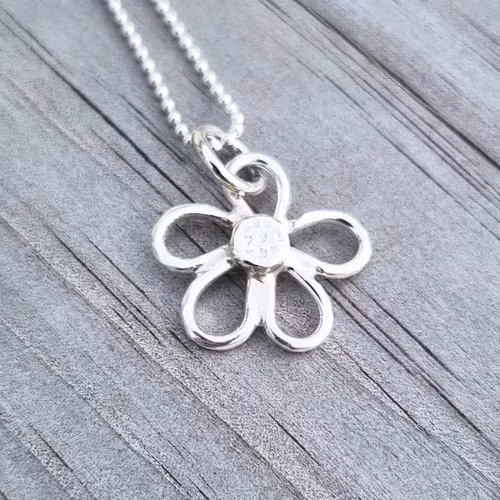 Daisy handgjord blomma i äkta silver