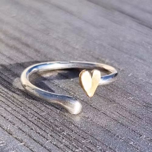 Open heart ring in sterling silver with hand-cut heart in brass Happy Heart