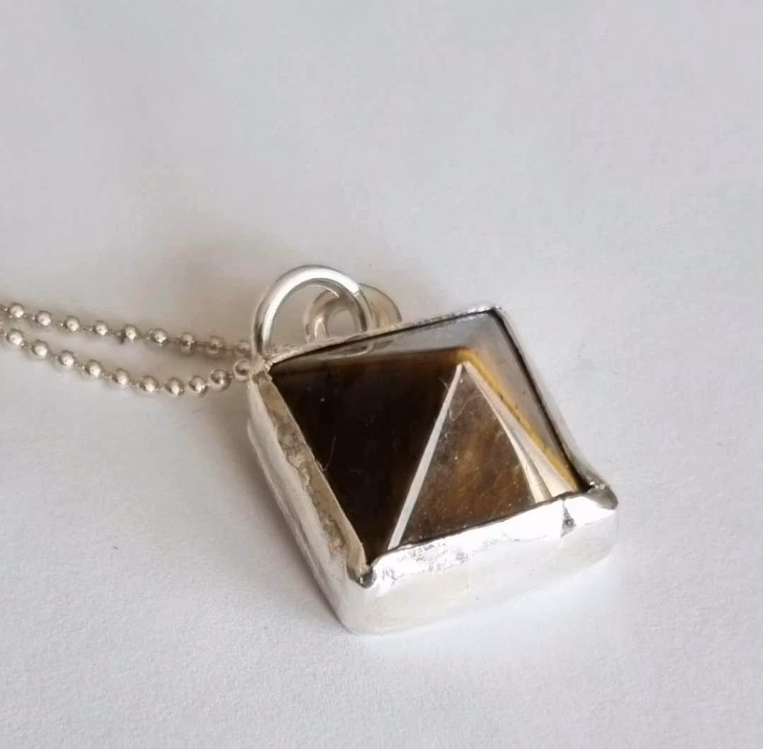Pyramid with Tiger's Eye, set in genuine silver