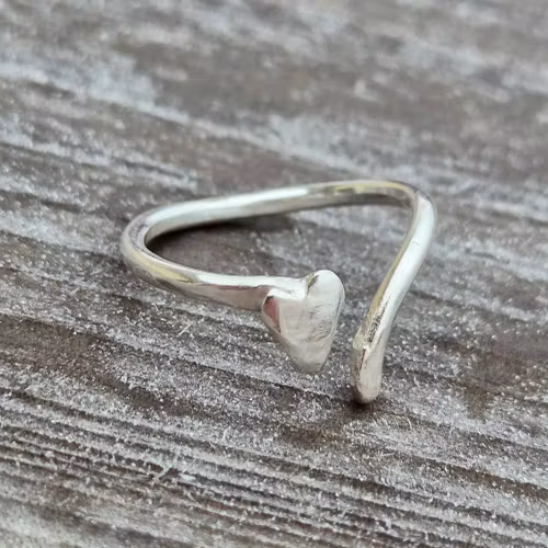 Open heart ring in sterling silver with hand-cut heart in silver Happy Heart