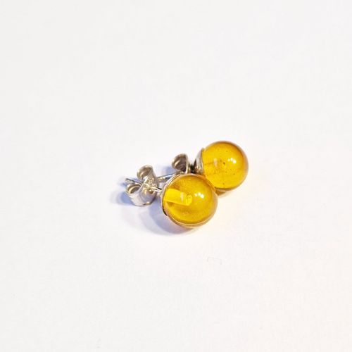 Örhänge med äkta bärnsten 8 mm