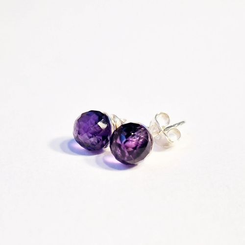 Örhängen med facetterade ametister 6 mm