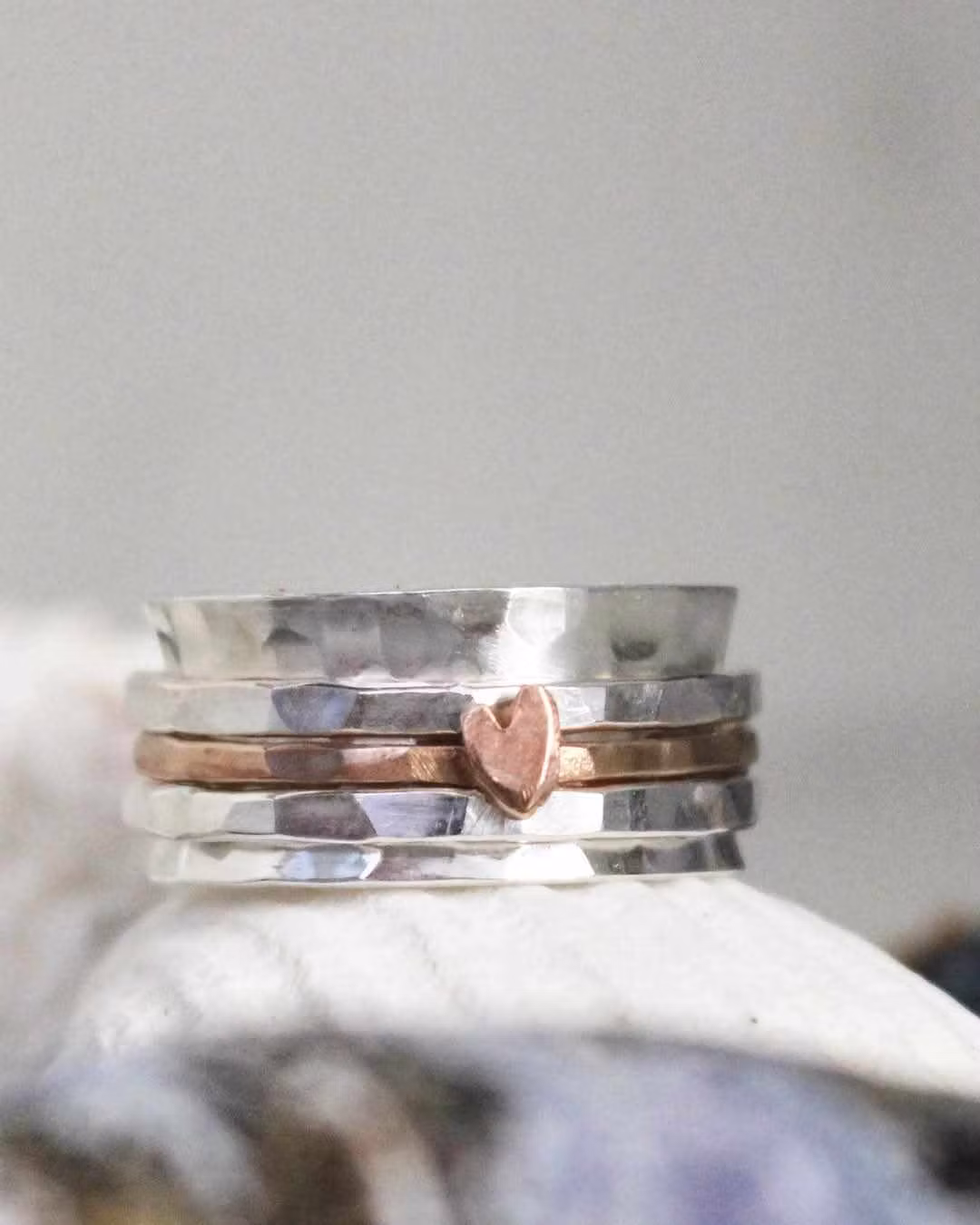 Snurring - spinningring i äkta silver med bronshjärta på bronsring