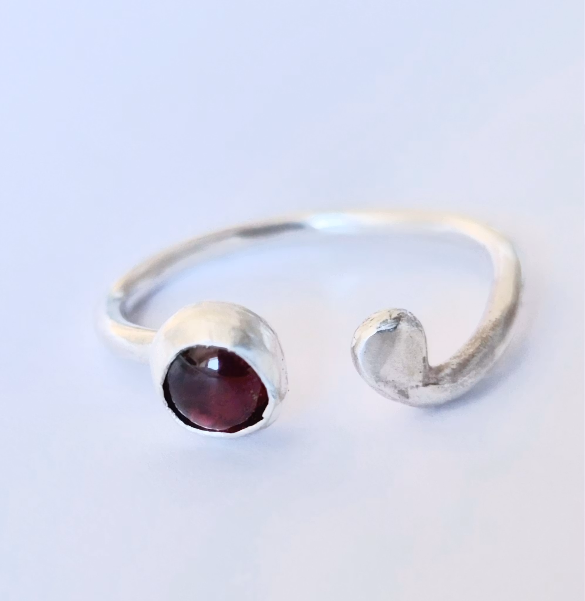 Candy granat öppen silverring handgjord