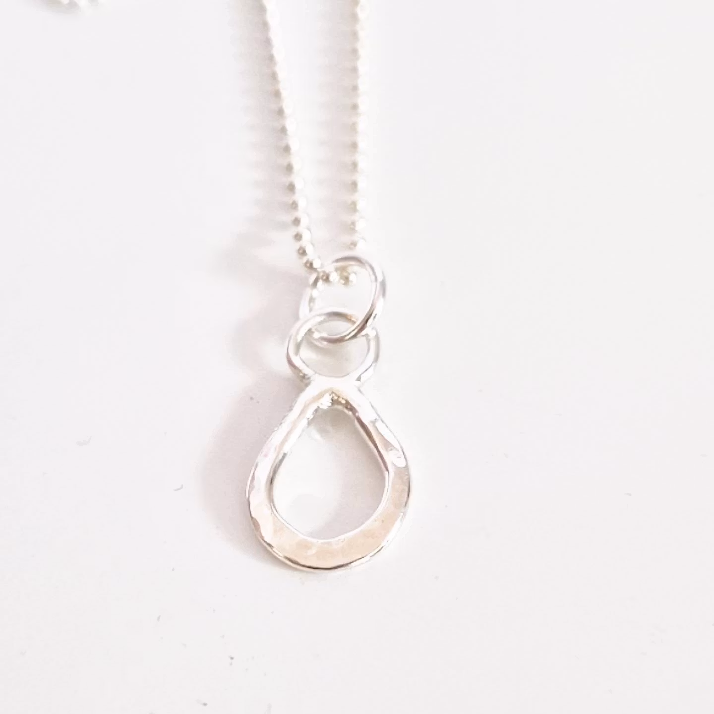 Silverdroppen fin handgjord berlock i äkta silver