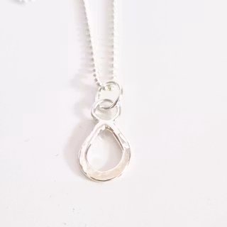 Silverdroppen fin handgjord berlock i äkta silver