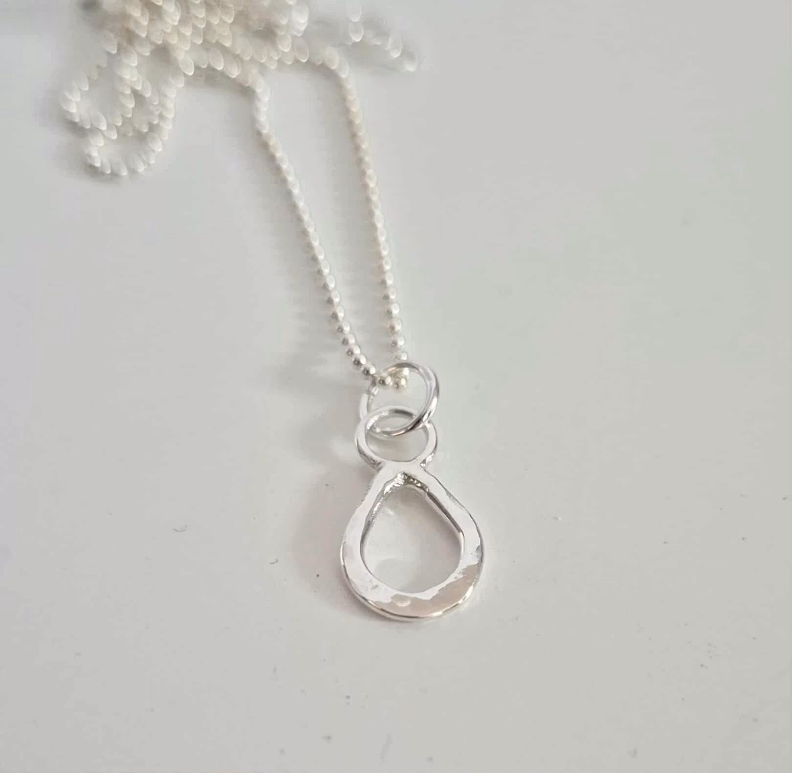 Silverdroppen fin handgjord berlock i äkta silver