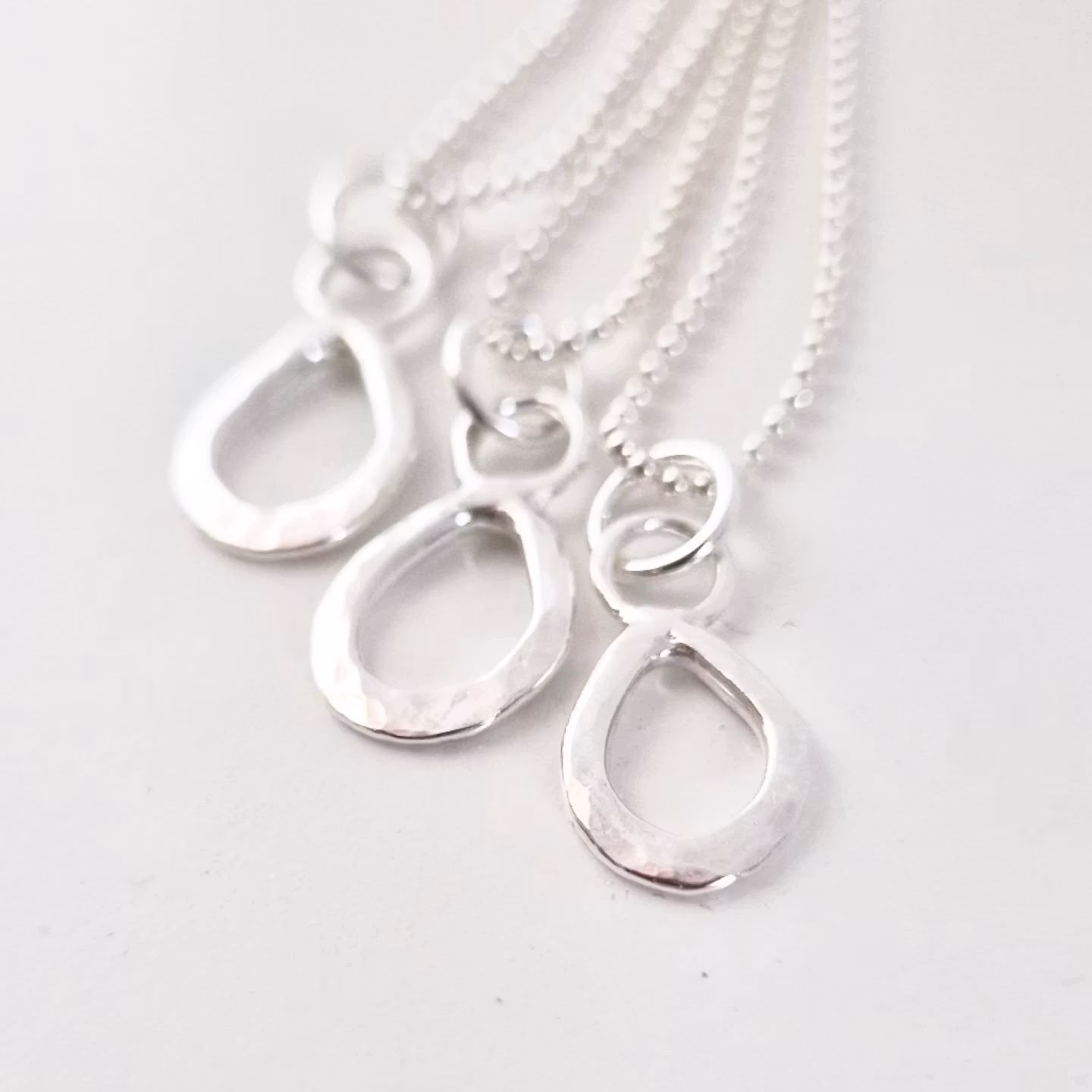 Silverdroppen fin handgjord berlock i äkta silver