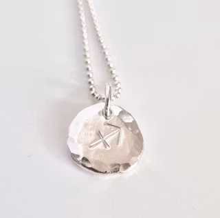 Stjärntecken Skytten fint och handgjort i återbrukat silver