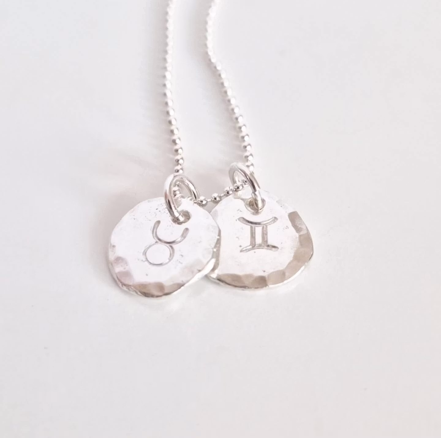 Stjärntecken Tvillingarna fint och handgjort i återbrukat silver