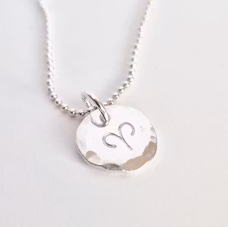 Stjärntecken Väduren fint och handgjort i återbrukat silver