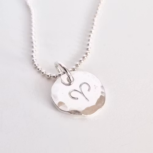 Stjärntecken Väduren fint och handgjort i återbrukat silver