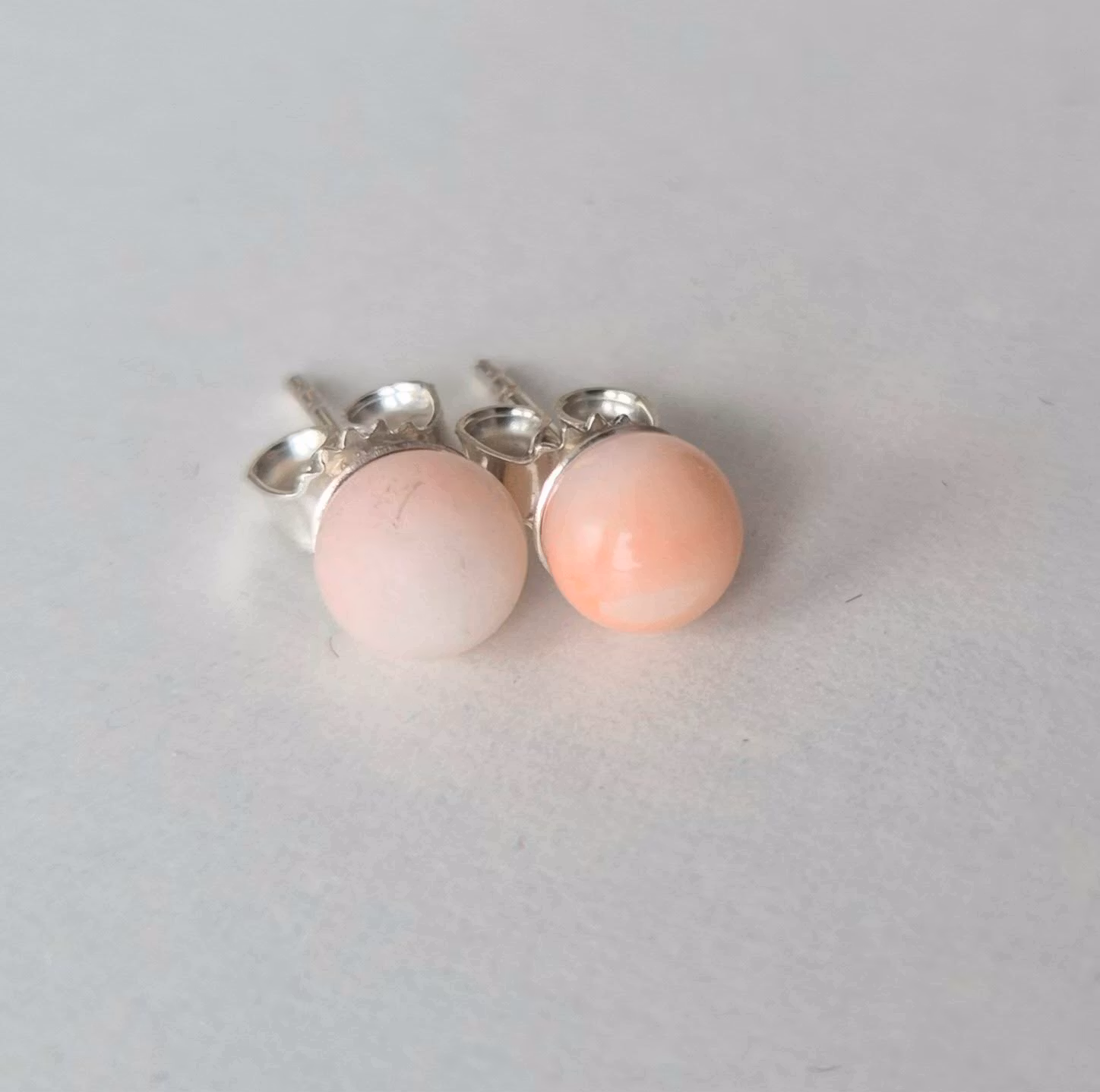 Örhänge i äkta silver med ljusrosa corall