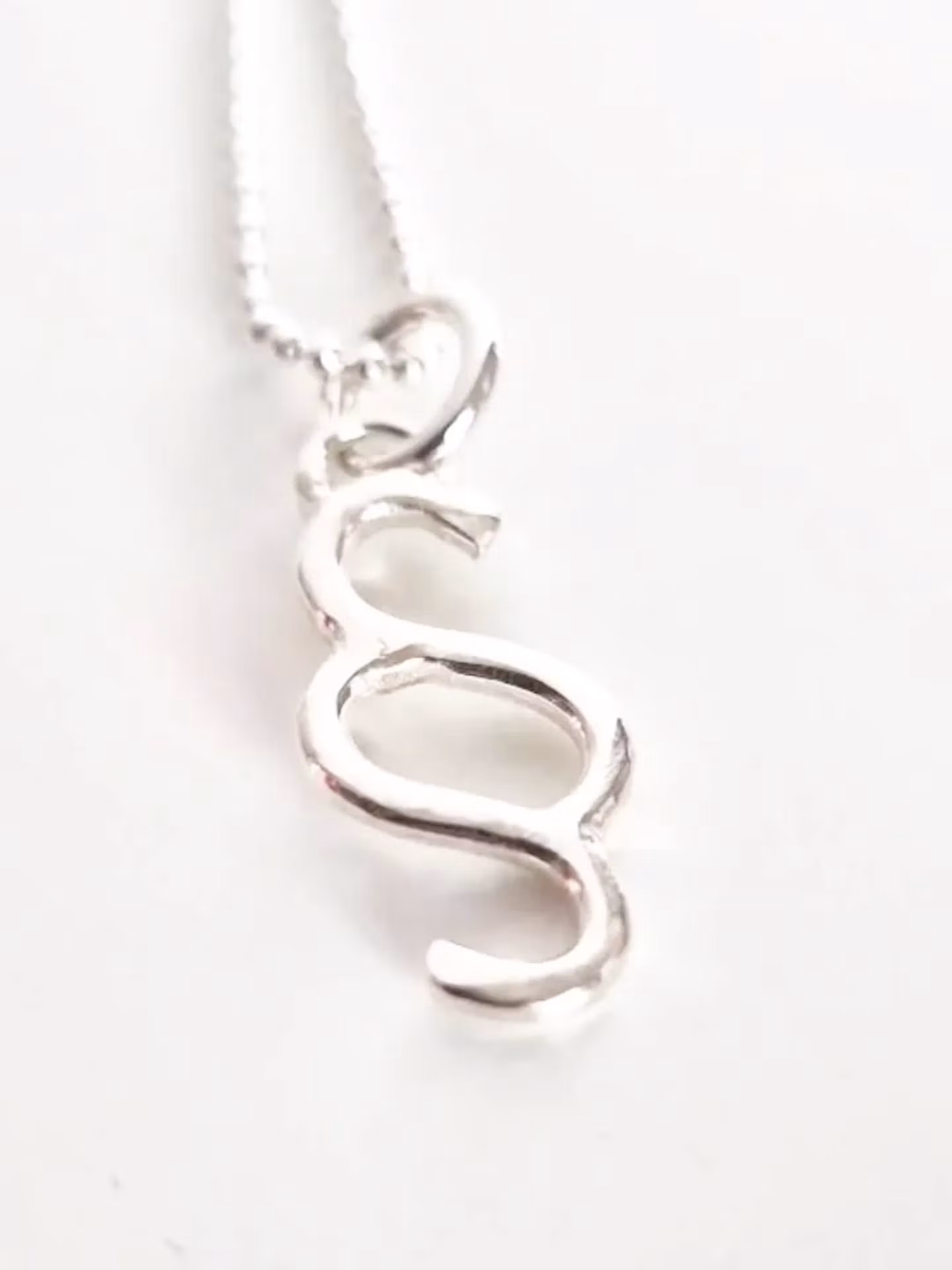 Paragrafen silverhalsband