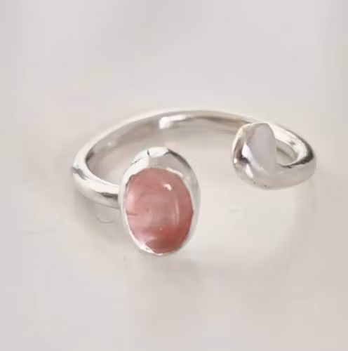 Candy öppen silverring med oval rosa sten