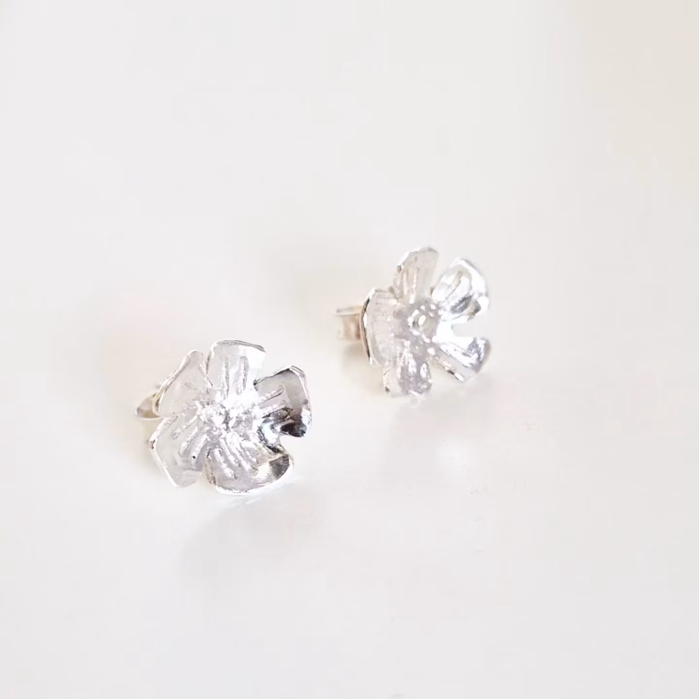 Malva örhänge i äkta silver