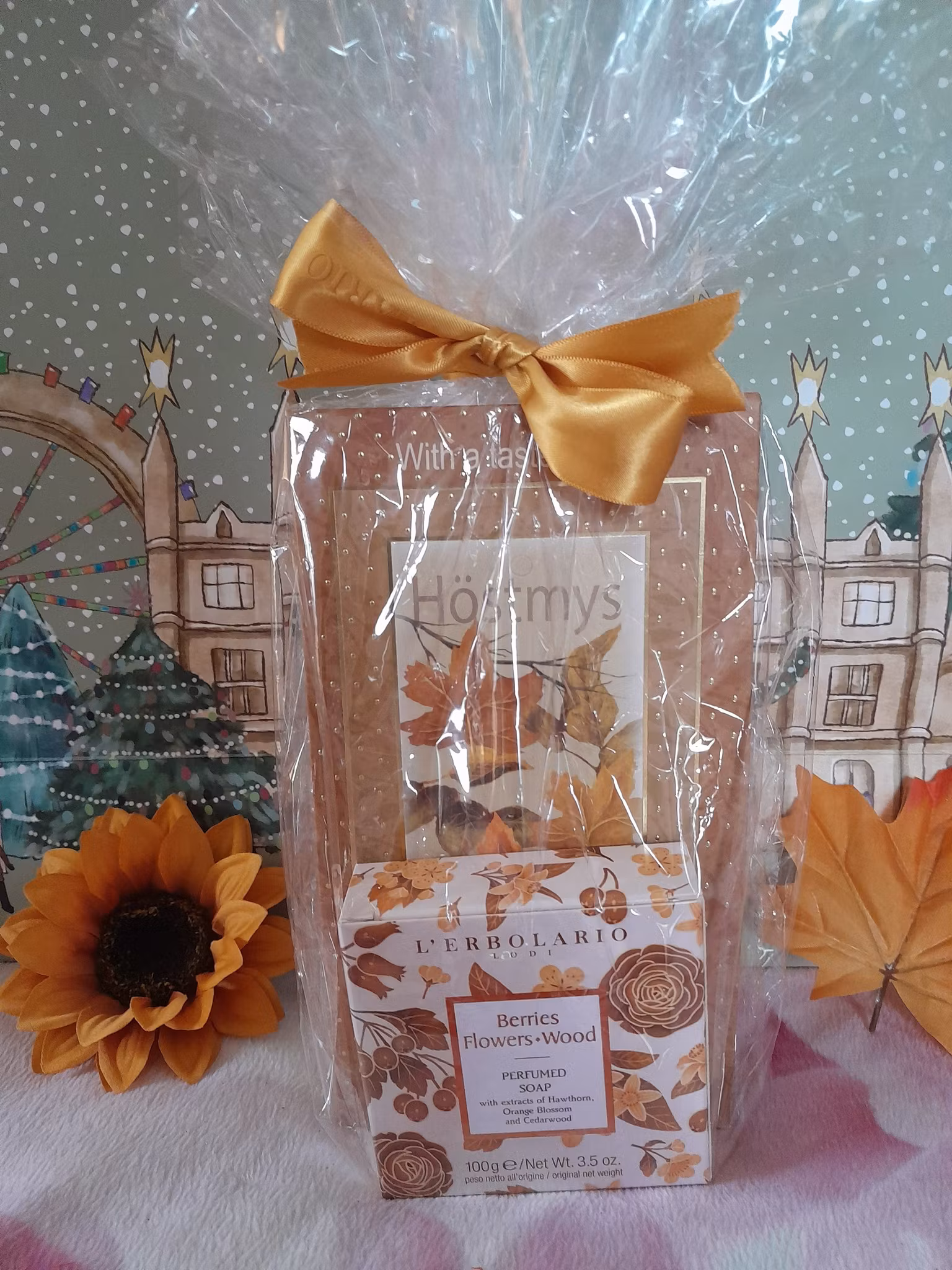 Choklad samt Tvål i cellofan med blomma