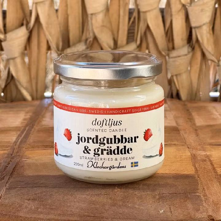 Klockargårdens Jordgubbar & Grädde Doftljus 220 ml