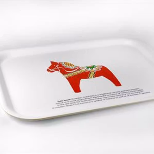 Bricka 27x20 cm, Dala horse, vit/rött tryck