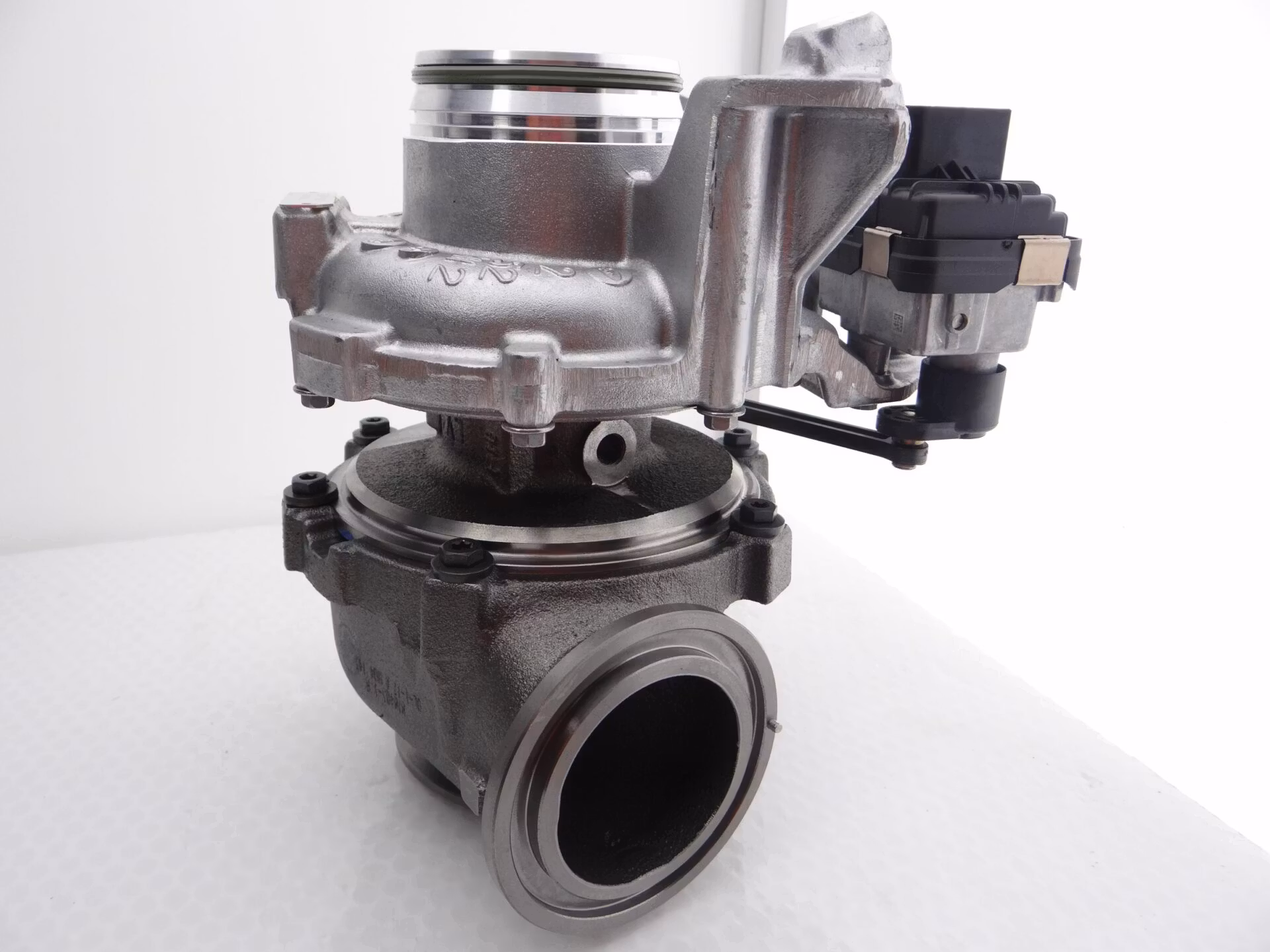 806094-5011S GTB2056VZK Garrett renoverad originalturbo till BMW  ( Bytesturbo )