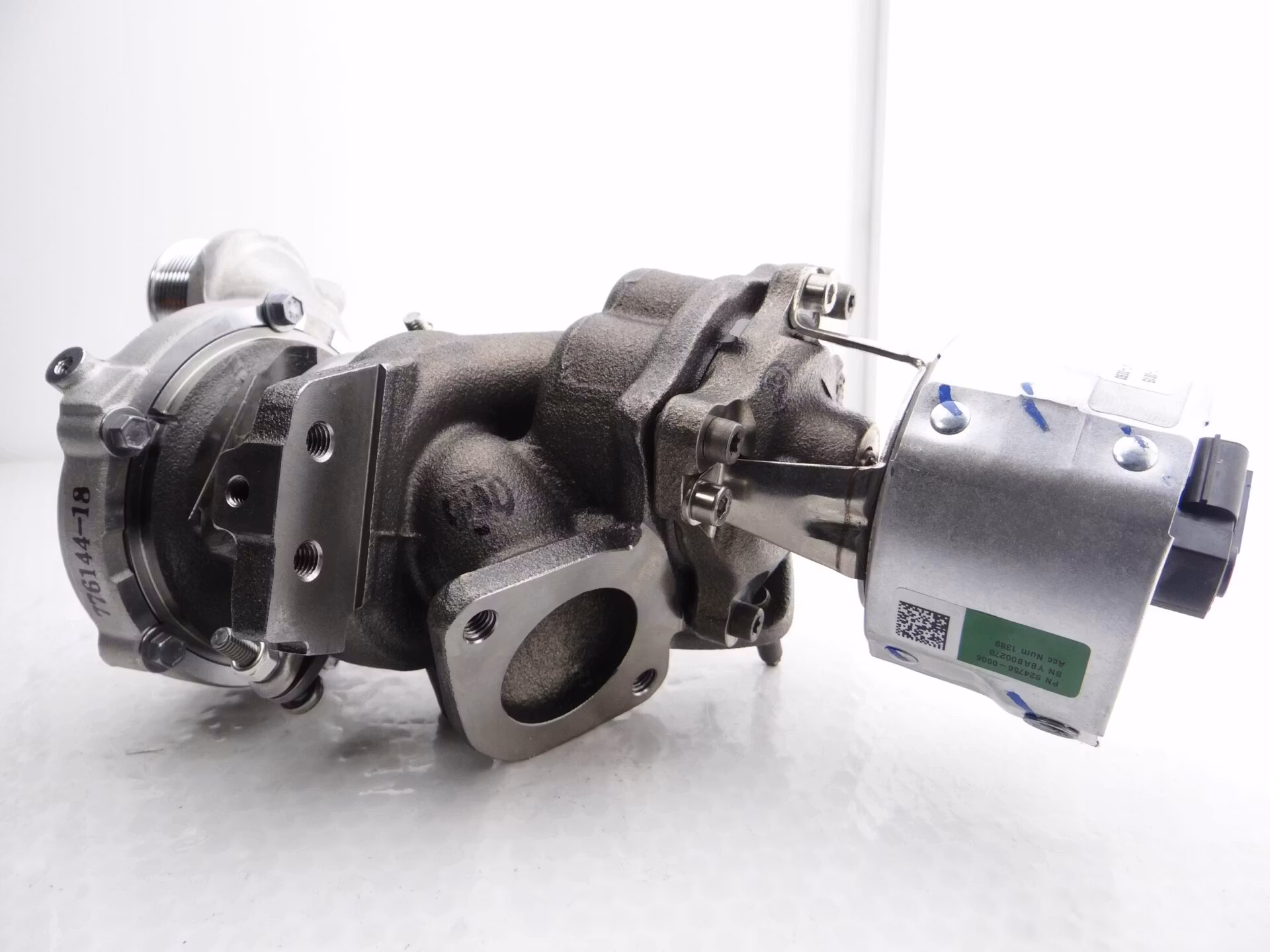 824756-5006S  Renoverad original Garrett turbo OEM : FPLA-6K682-CC LR116631 LR092675 Bytesturbo