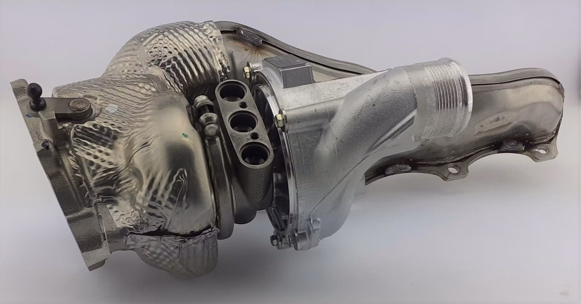 9VA20 IHI Fabriksny originalturbo till Audi S8 / Bentley GT / GTC  4.0 ( Vänster sida )