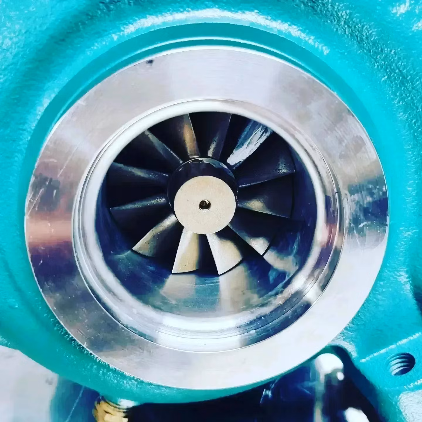 53269707200/53269887200 Volvo penta KAD300 Bytesturbo -  Rostfri hylsa  OE nummer:3583006,3802125